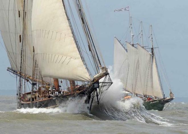 Pride of Baltimore II(left) and three-masted schooner Alliance ©  SW